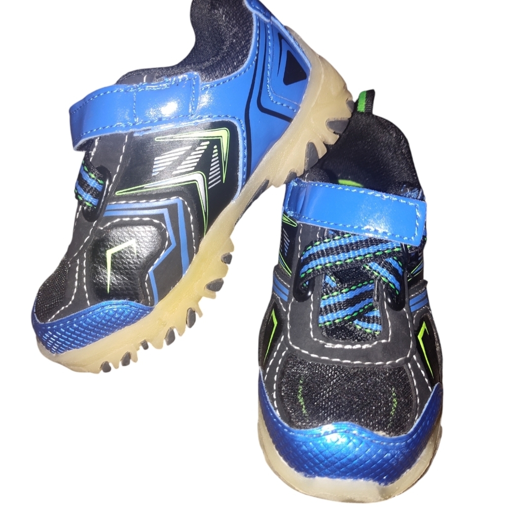 Starter Brand Toddler Boys Blue Black Athletic Light Up Shoes Size 8 NWOT